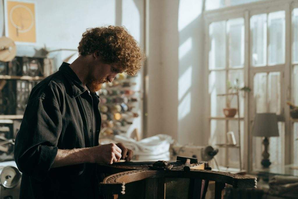 Ev Mobilyası Bakımı nasıl yapışır